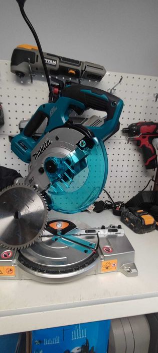 Ukośnica bez posuwu Makita DLS600Z 18V bez akumulatora