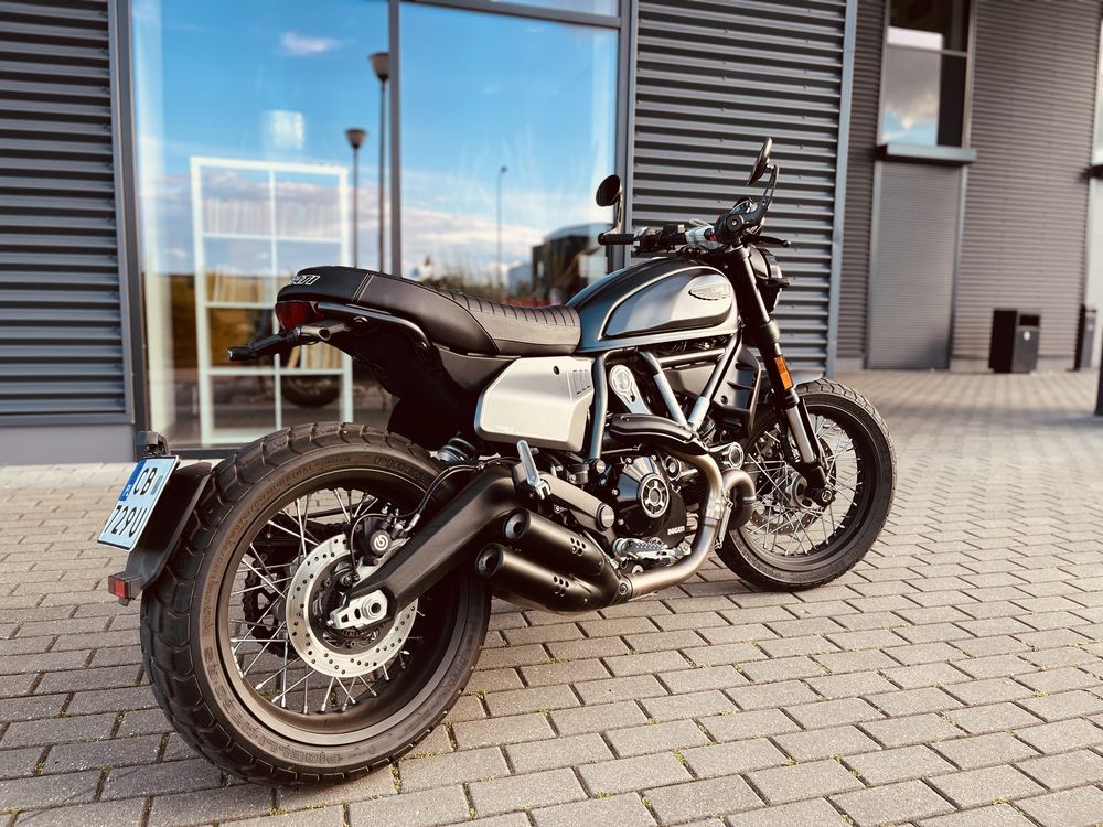 Ducati Scrambler 800 night shift 2021