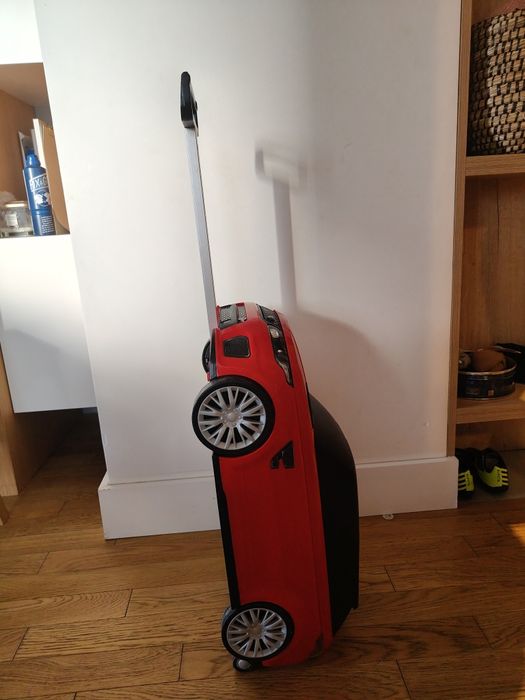 Walizka jeździk samochód