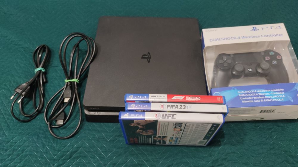 PlayStation 4 slim 500 GB