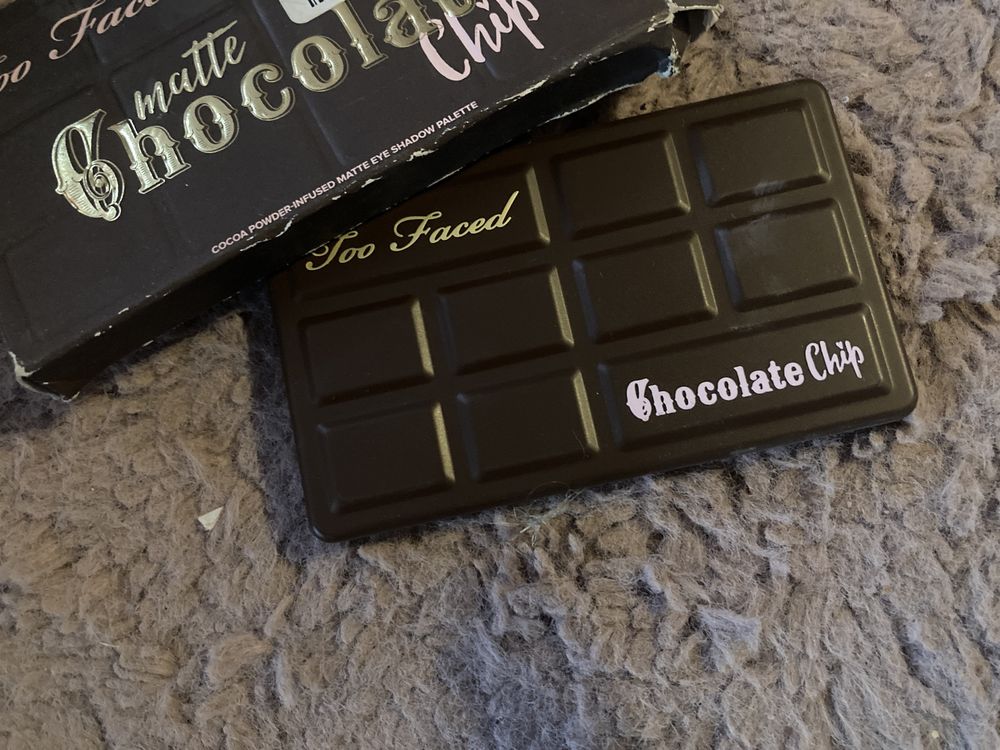 Too faced matte chocolate chip paleta cieni pachnaca matowe mat