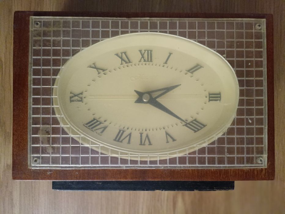 Годинник настільний