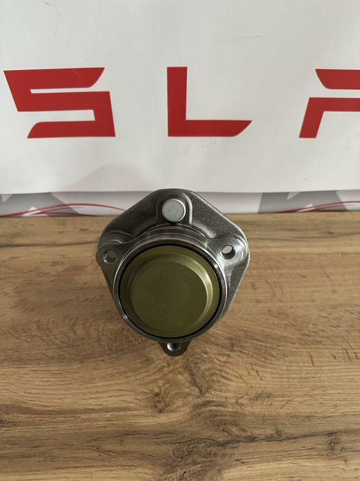 Tesla model 3 Y ступица