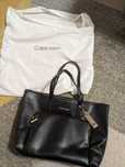 Calvin Klein torba Shopper LG safiano k60k608554
