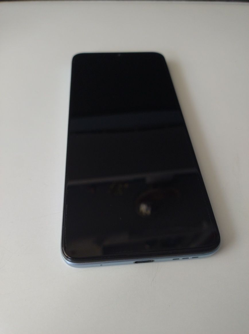 Motorola e22 crystal blue