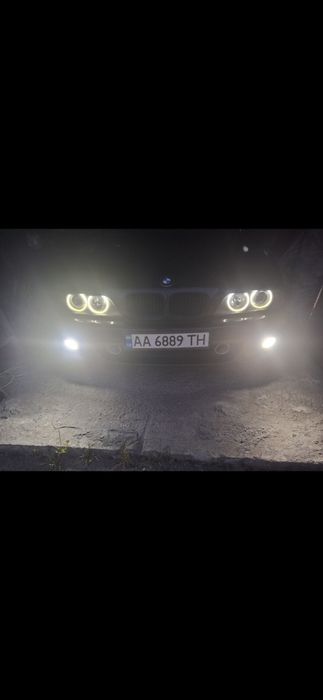 БМВ е39 528 рестайлинг.