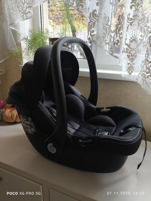 Автокрісло+база CARRELLO Ammonite