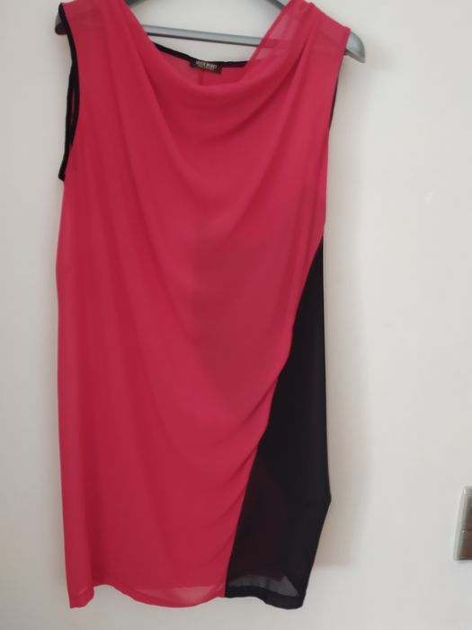Vestido vermelho e preto