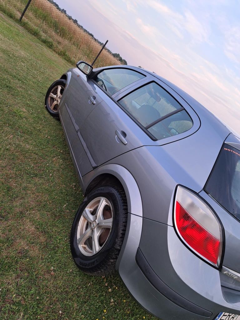 Opel Astra H. 2004. Sprawna
