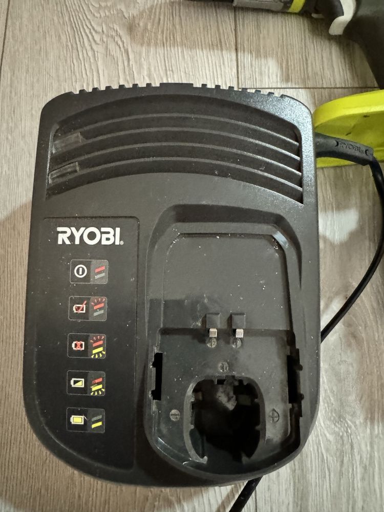 Шуруповерт Ryobi