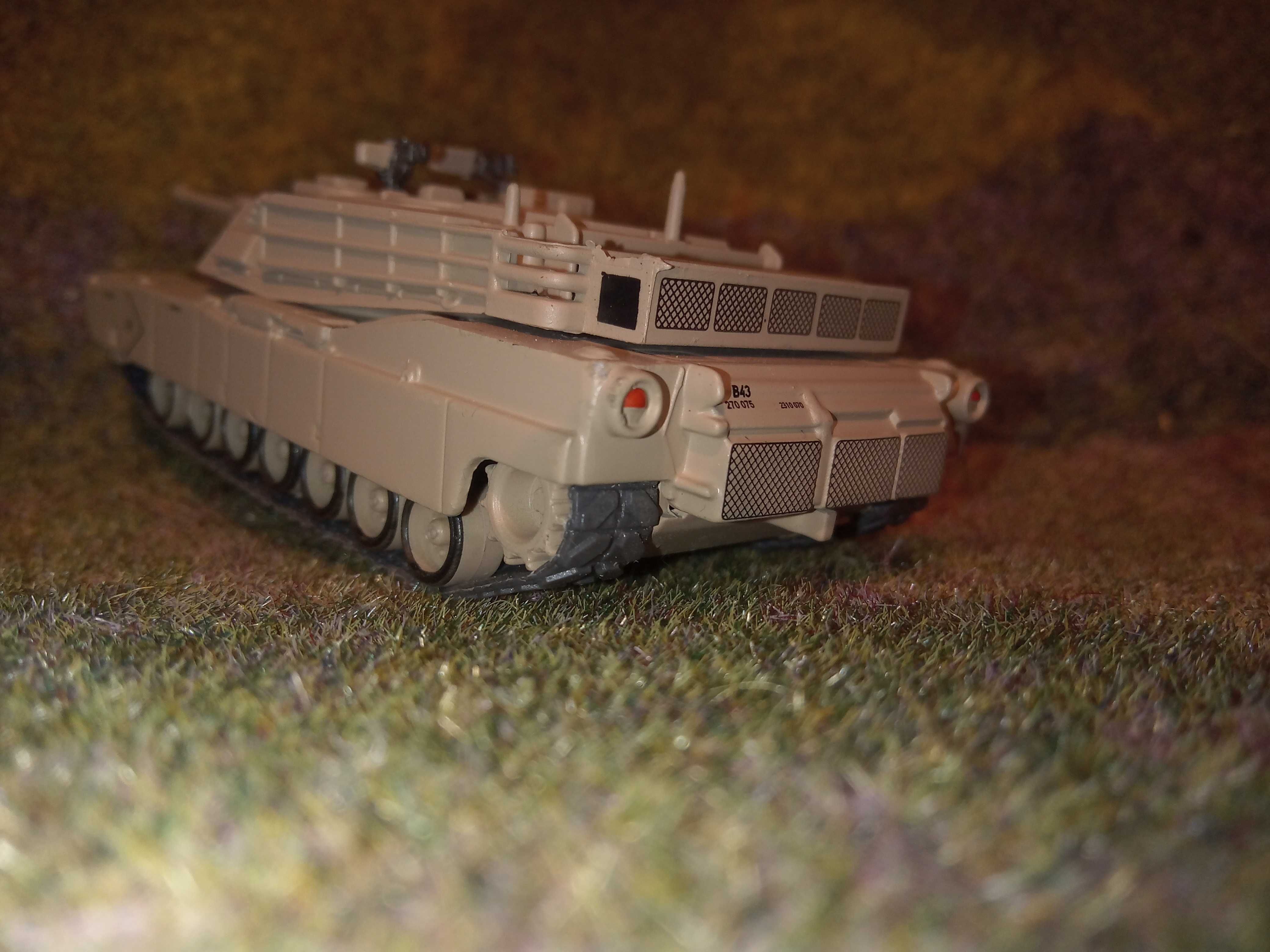 model czołgu ABRAMS M1     skala 1/72