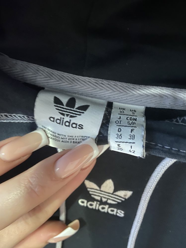 Вкорочене худі adidas