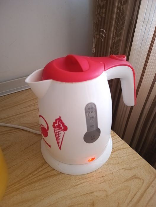 Чайник електричний на запчастини