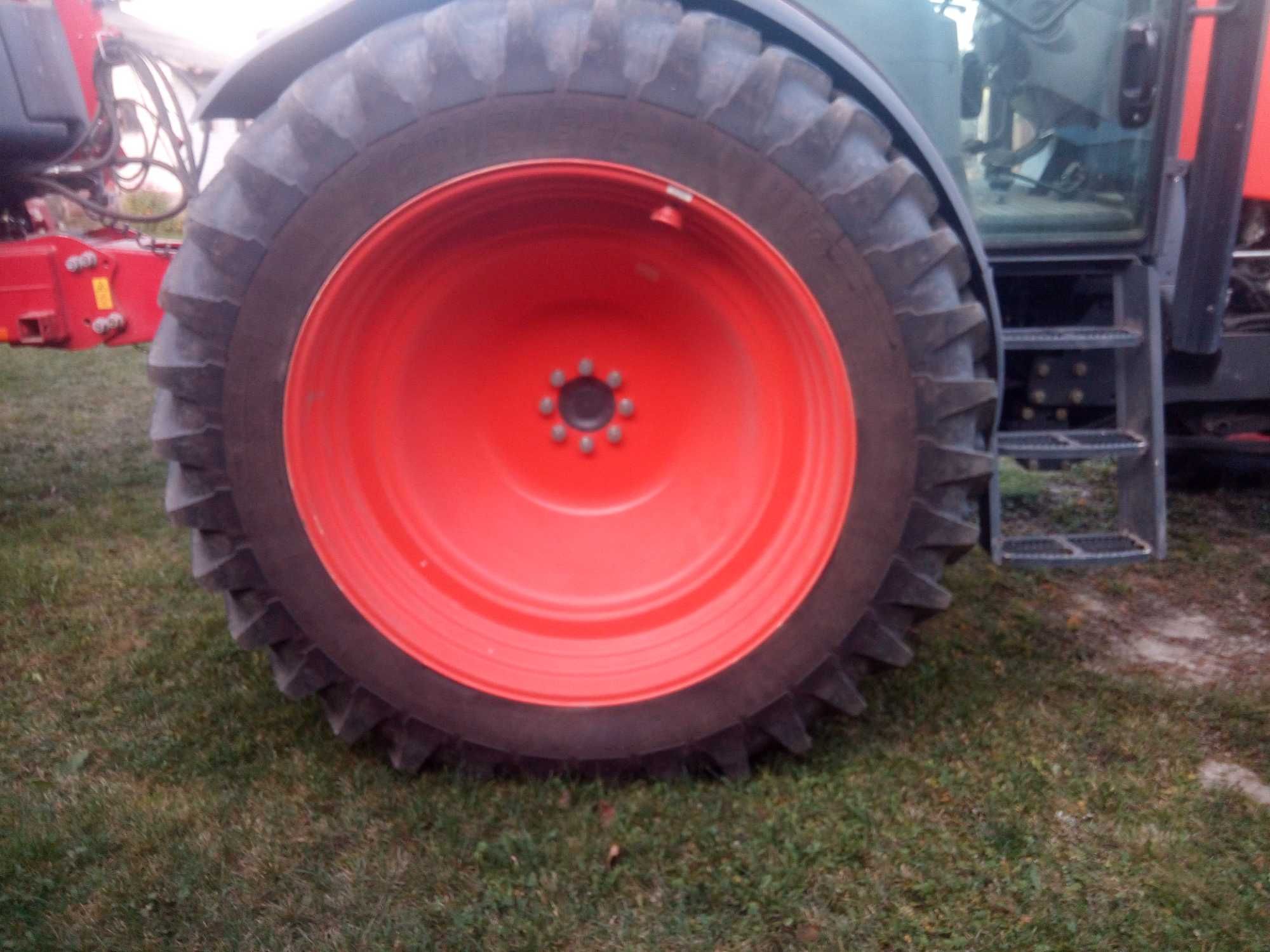 Koła do międzyrzędzi Kubota M135 GX M110GX 13.6R28 Michelin