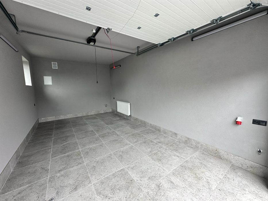 Продам будинок в Крихівцях поруч вулиці Садова.