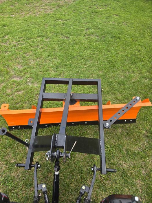 Pług do śniegu na Tuz tył ciągnika obracana wieżyczka