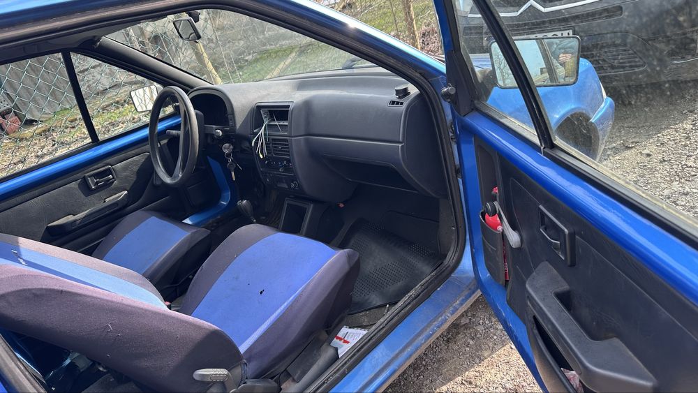 Citroen ax części niebieski