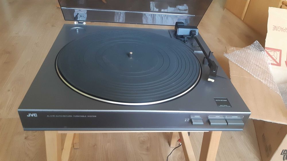 Gramofon adapter JVC AL-E 45 + CD Player JVC XL -E 45