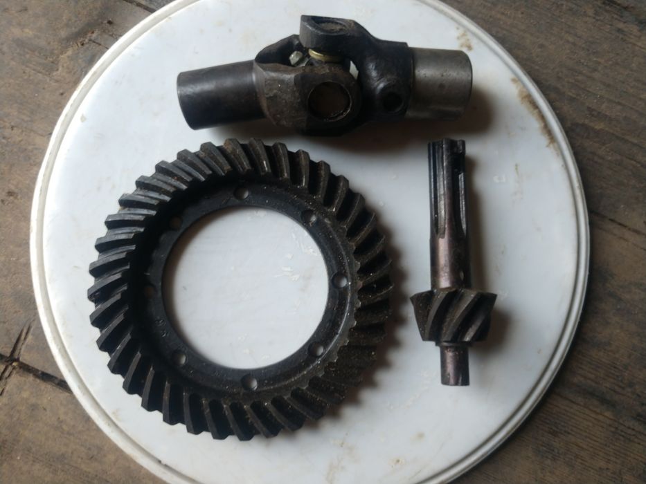 Карданная планетарная пара 8 зубьев и карданная вилка СССР К750, Днепр