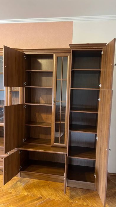 Продам стінку у вітальну б/у