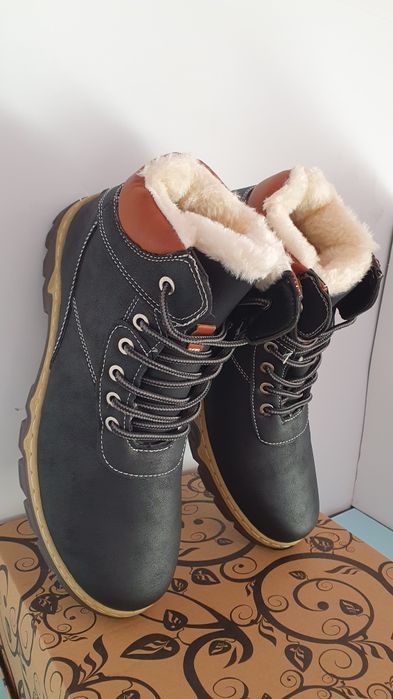 Buty nowe męskie zimowe ocieplane Rozmiar 44  wkładka 27.5-28 cm