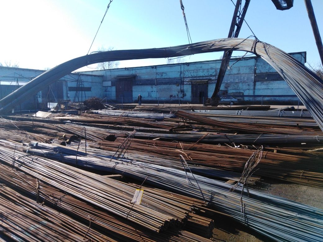 Арматура 26350 грн/т, труба 40х20 - 65.00 грн, сетка 27 грн/м2