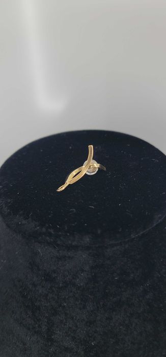 Wyrób Jubilerski Zawieszka z Jasnym Kamieniem Próba 585 Waga 2.52g