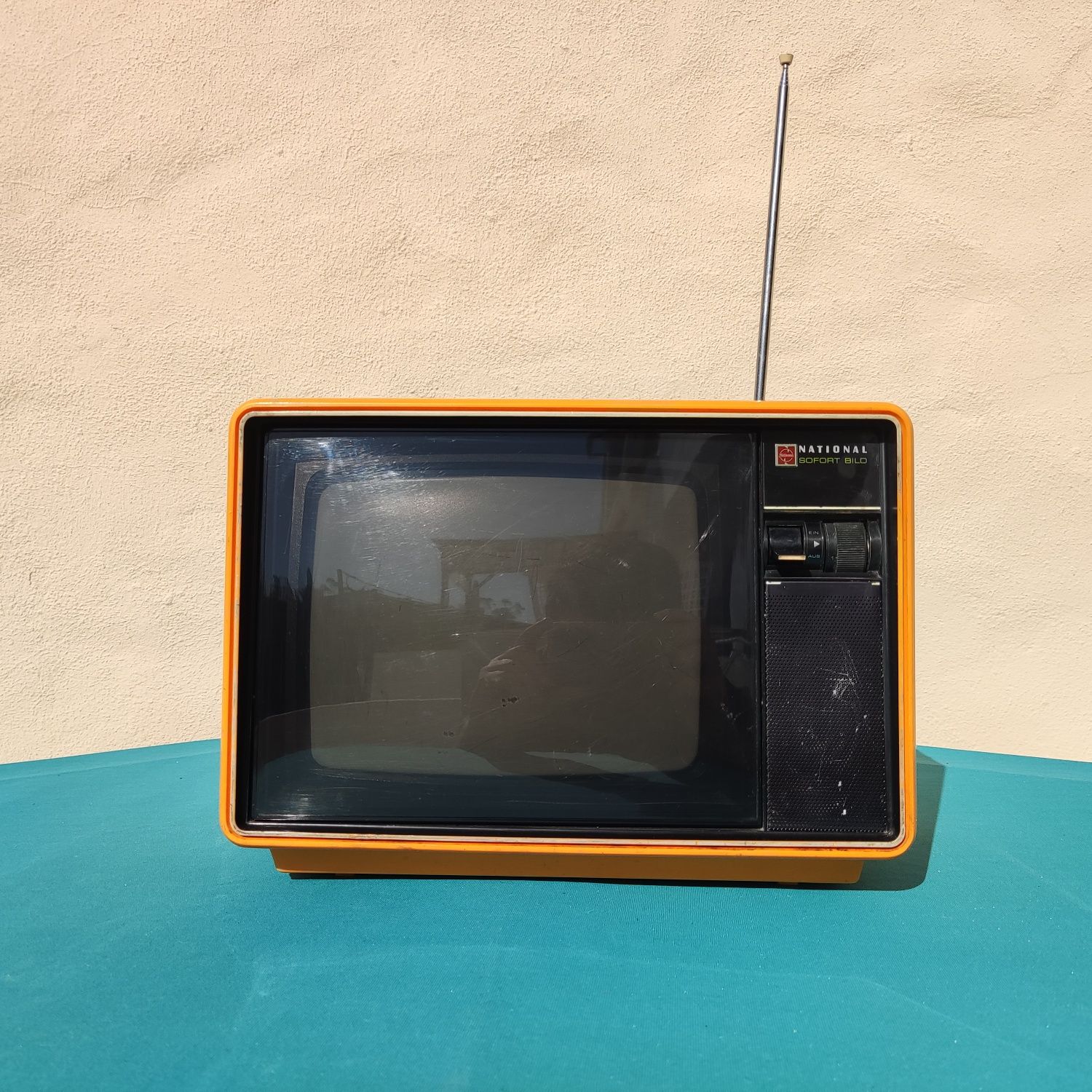 TV Televisão National TR-310EU Laranja Vintage Space Age 70´s