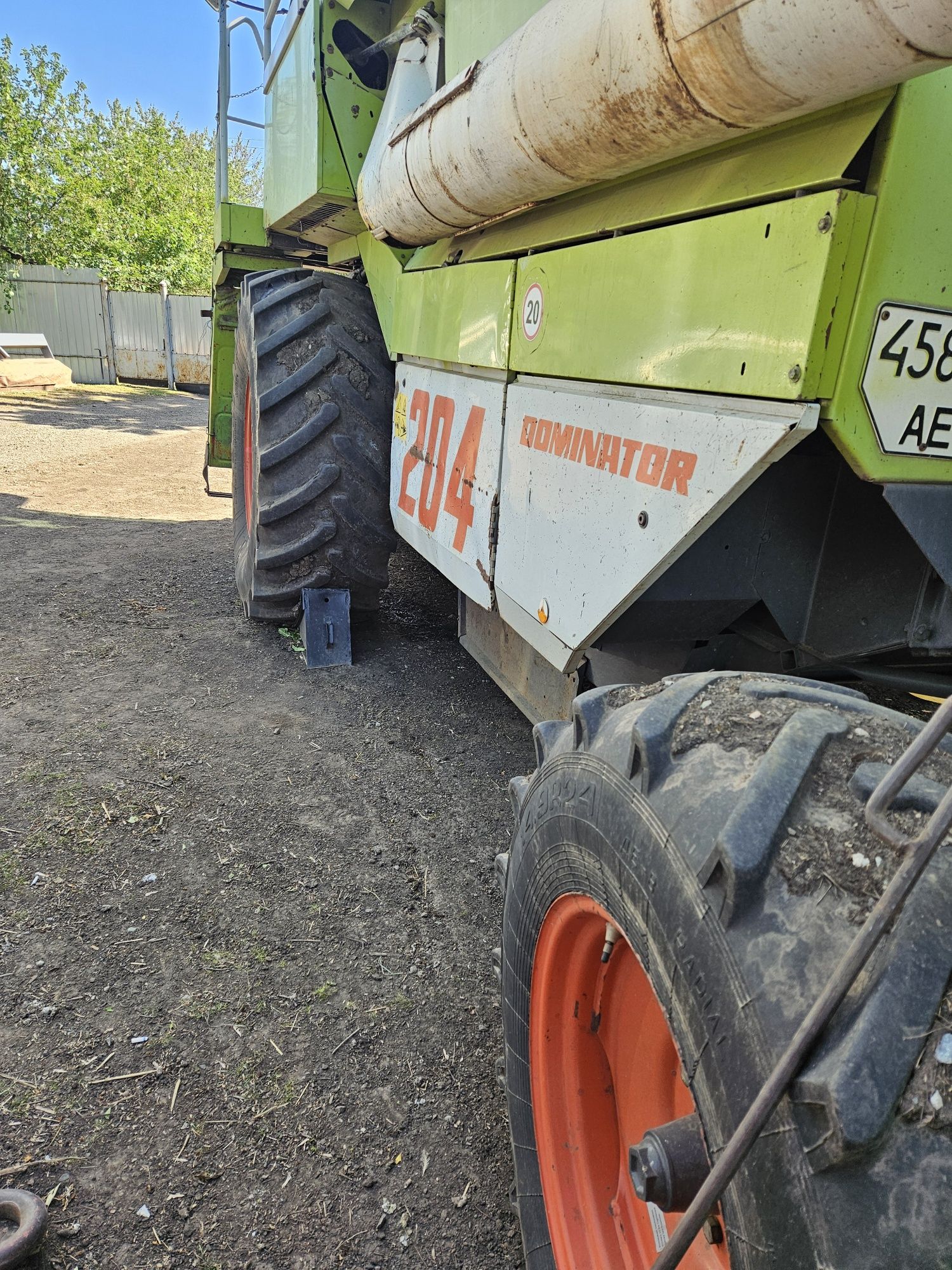 Комбайн Claas Mega 204