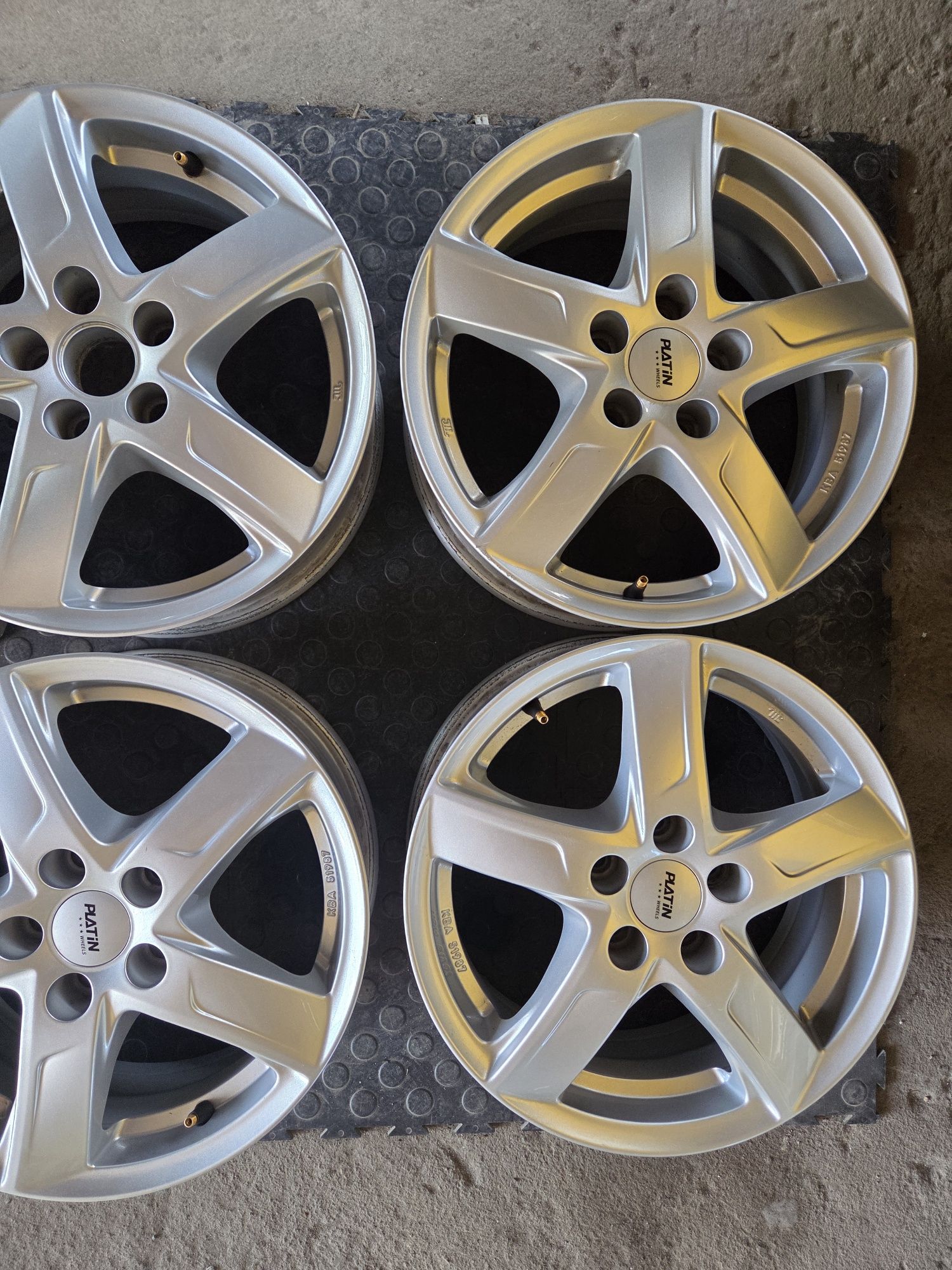 Felgi Aluminiowe 5x100 6Jx15 ET 42 Skoda Audi Seat Vw