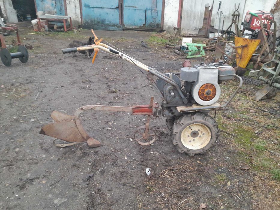 Zestaw Dzik kosiarka lstwowa z przyczepka i osprzetem.