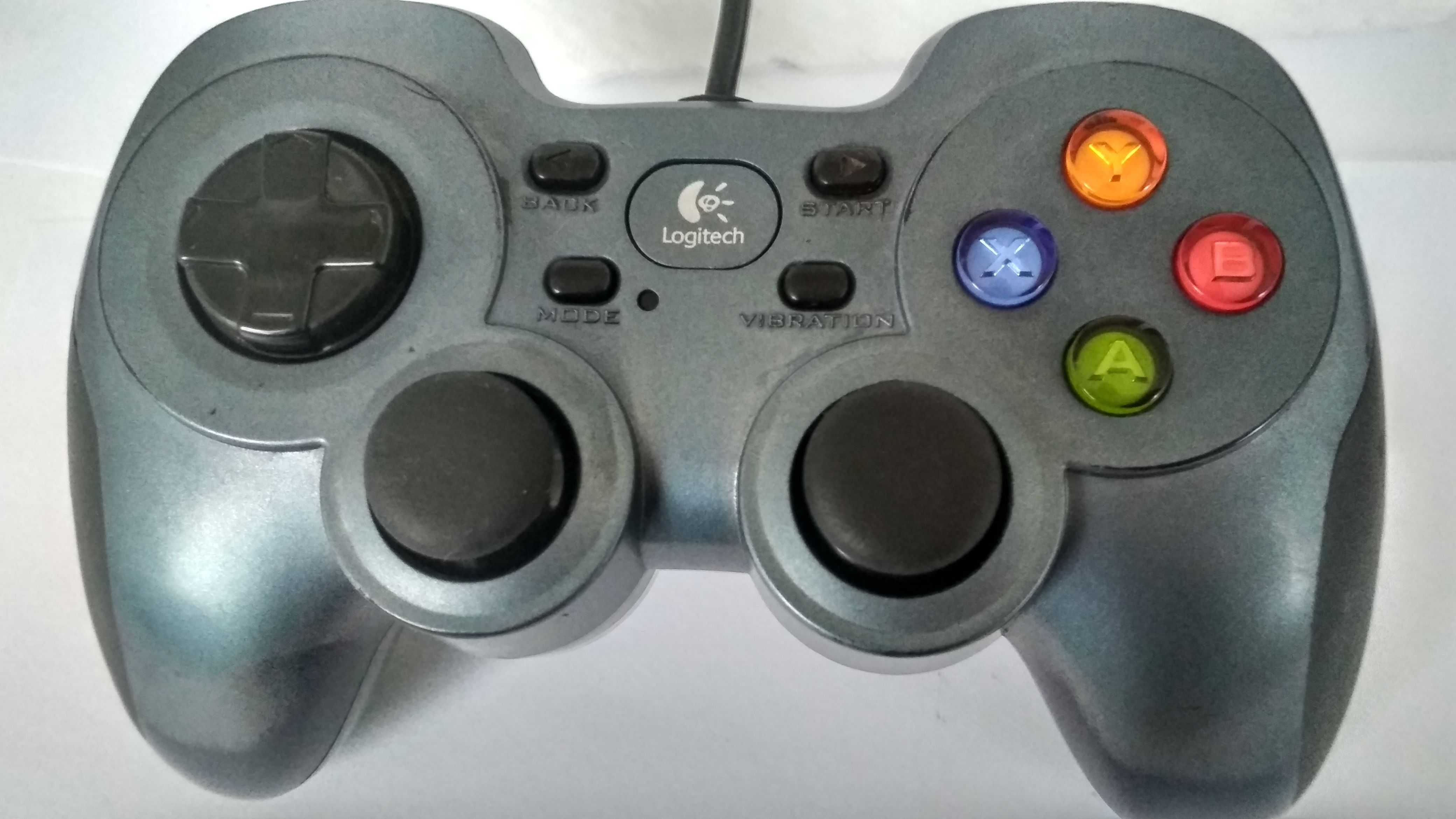 Джойстик Logitech Gamepad