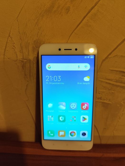 Sprzedam smartfon Xiaomi Redmi 5A