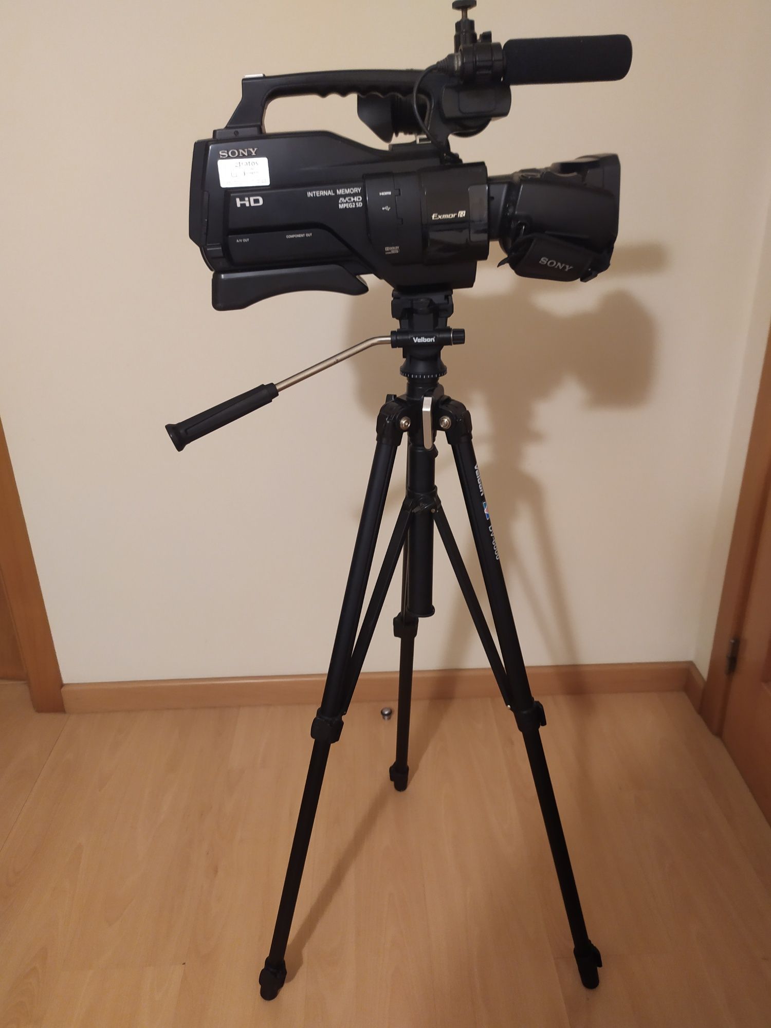 Máquina de filmar Sony HXR-MC2000