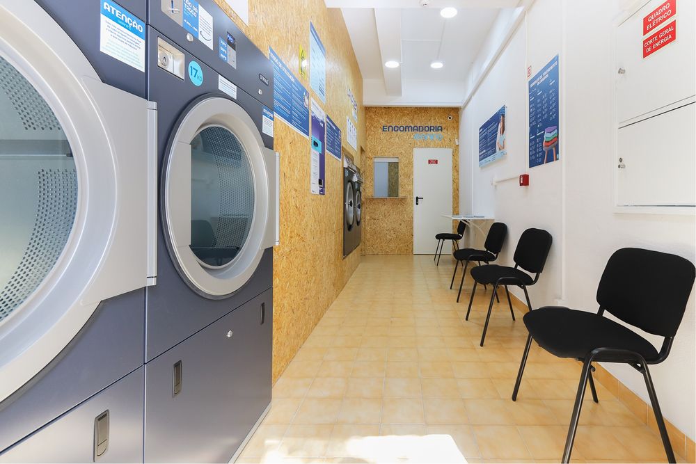 Arrendamento de espaço de engomadoria em lavandaria self-service