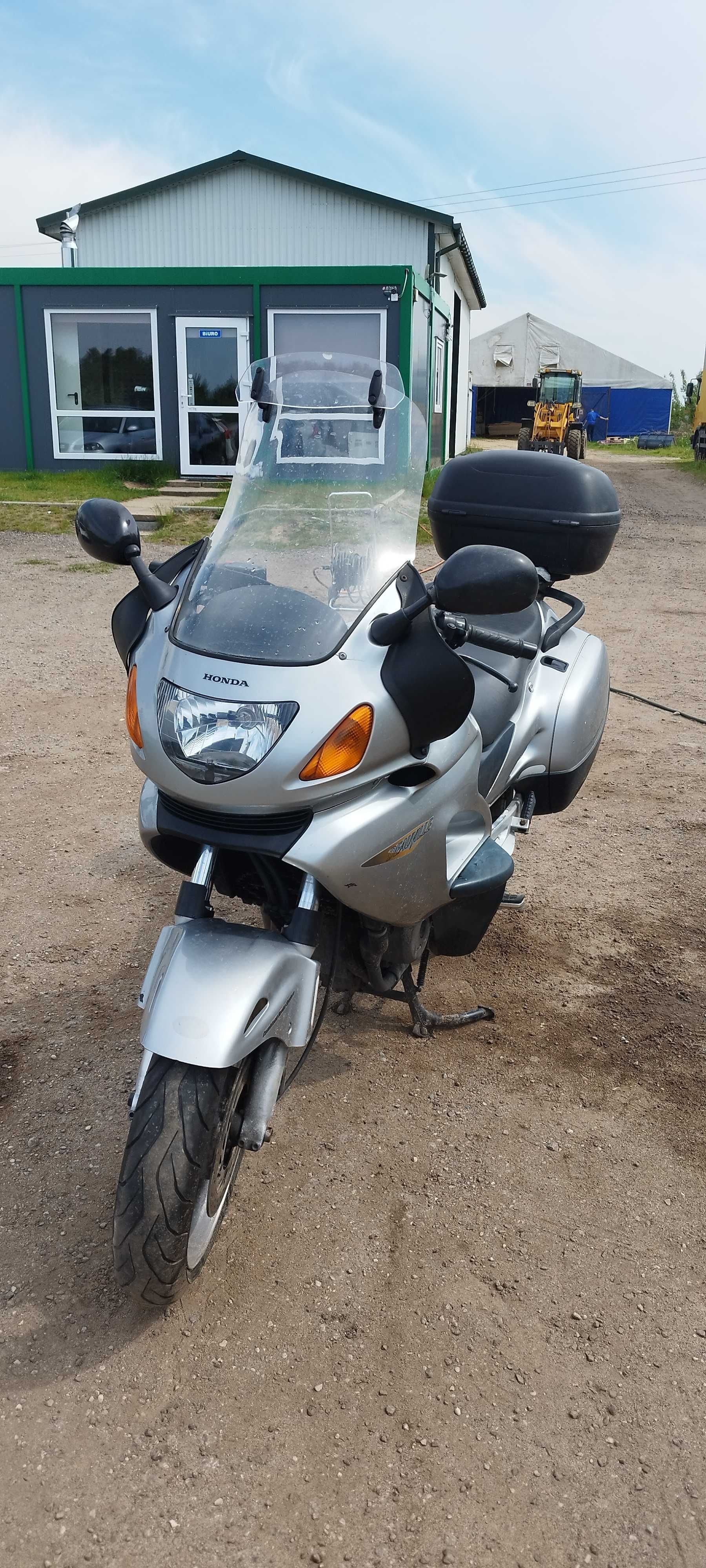 Honda Deaville 650 cm3