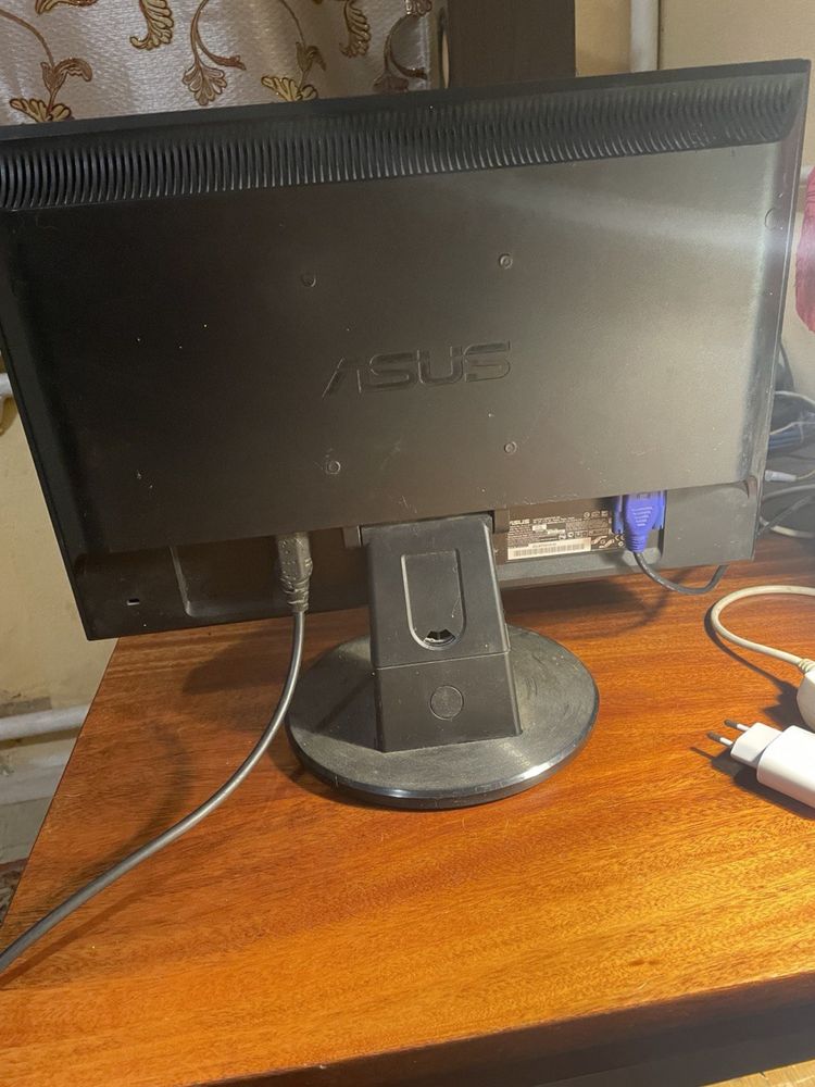 Монитор ASUS VW198S, 1680x1050, 76 Гц, TN