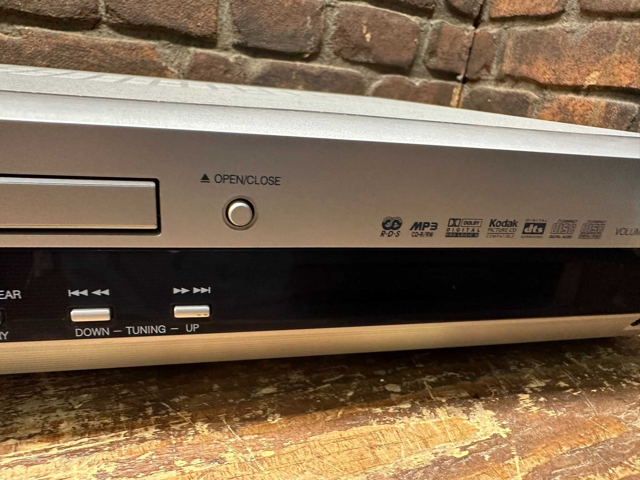 Amplituner z odtwarzaczem DVD LG LH-D6230