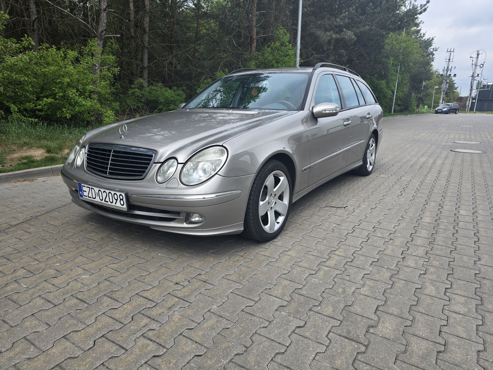 Mercedes Benz E320 CDI W211