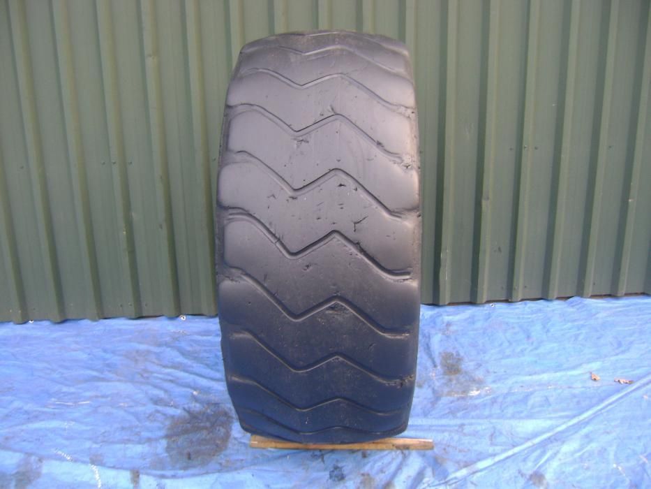 Opona 23,5 23.5 - R 25 MICHELIN XADN Fadroma