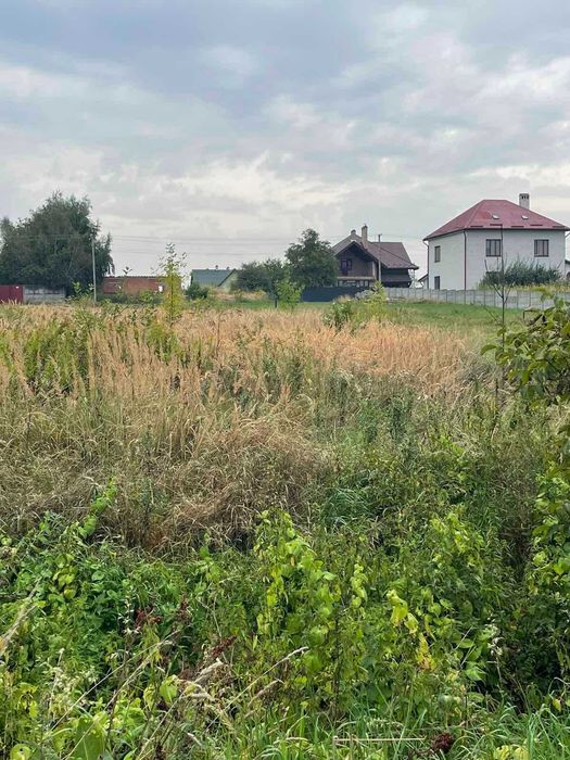 Продається земельна ділянка в с. Дорошів по вул. Богуна 10 соток