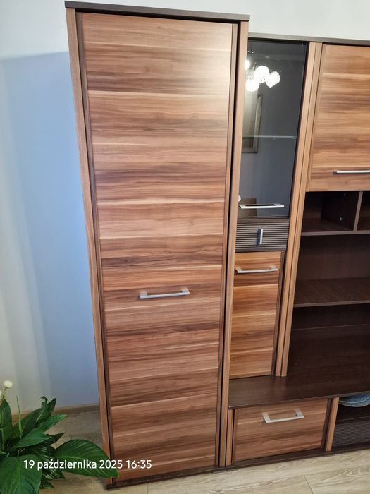 Zestaw mebli do pokoju młodzieżowego/salonu