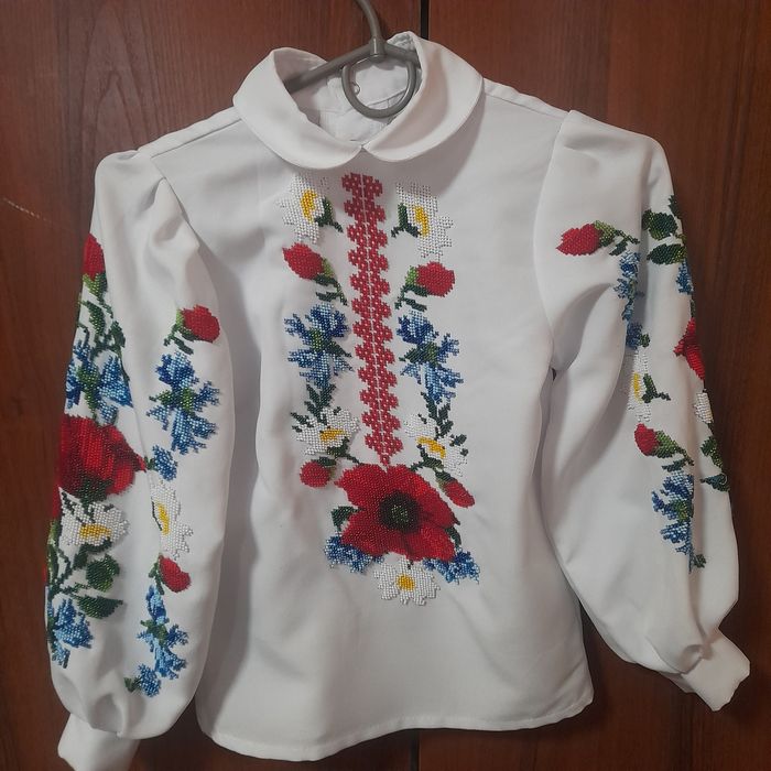 Продається вишиванка .