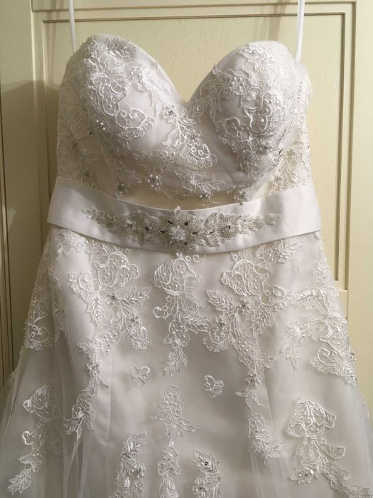 Весільна розкішна біла сукня