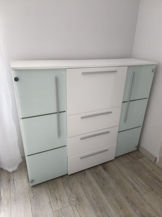 Komoda biała z barkiem