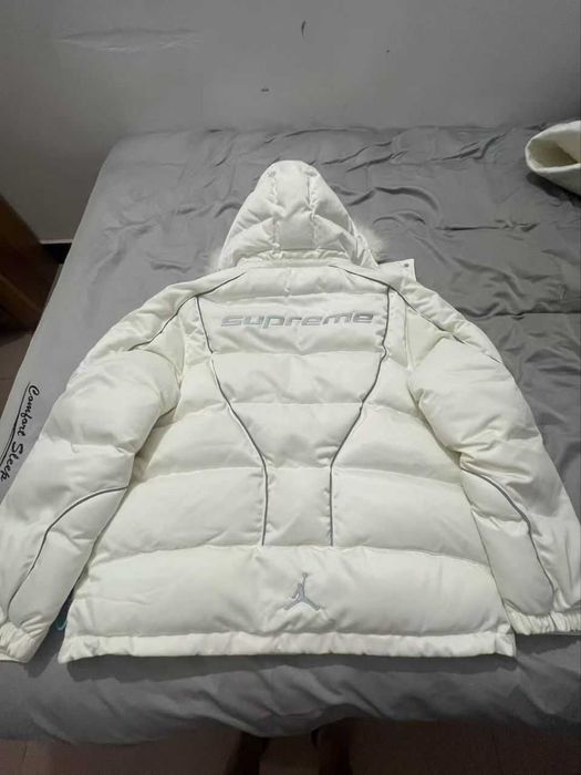 Пуховик Jordan x Supreme
