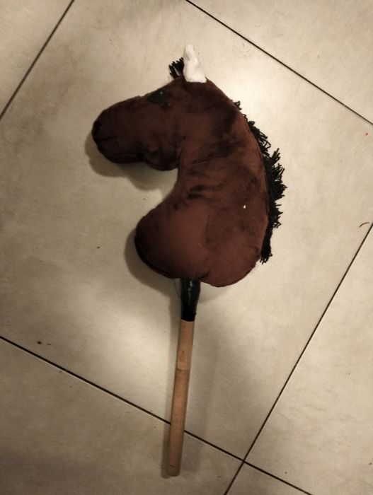 Hobby horse z łatkami