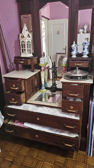 Cómoda antiga anos 40