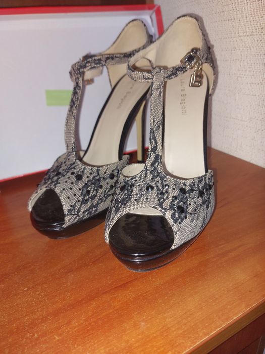 Новi туфлi , не ношенi