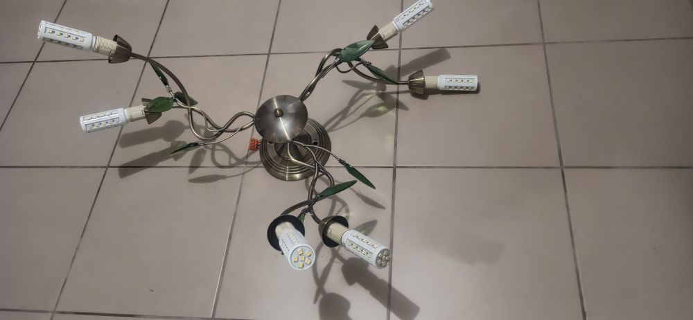 Żyrandol lampa na 6 żarówek szklane listki zielone